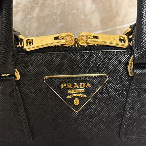 💯% AUTHENTIC PRADA PROMENADE HANDBAG BLACK SAFFIANO LUX - Picture 2 of 8